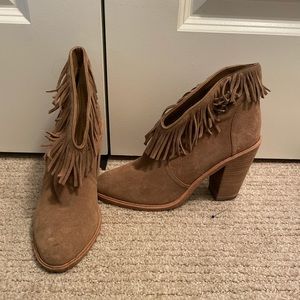 Joie suede booties with frill on top
